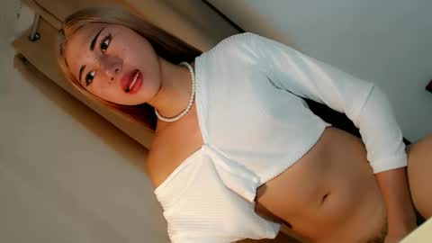 Snapshot of hot_little_angel18 chatting on May 24, 2026, 2:27 am hot_little_angel18 online show from May 24, 2026, 2:27 am