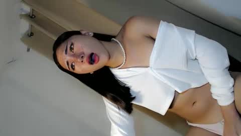 hot_little_angel18 online show from June 3, 2026, 1:19 am