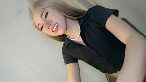 hot_little_angel18 online show from June 14, 2026, 3:08 am