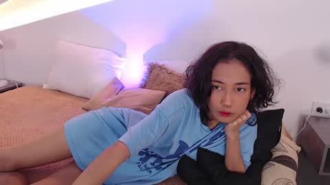 Snapshot of hot_little_bunny chatting on December 23, 2024, 5:00 pm Alana online show from December 23, 2024, 5:00 pm