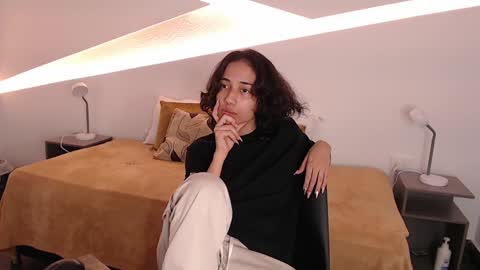 Snapshot of hot_little_bunny chatting on January 4, 2025, 10:55 pm Alana online show from January 4, 2025, 10:55 pm