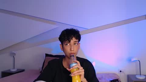 Snapshot of hot_little_bunny chatting on February 11, 2025, 9:14 pm Alana online show from February 11, 2025, 9:14 pm