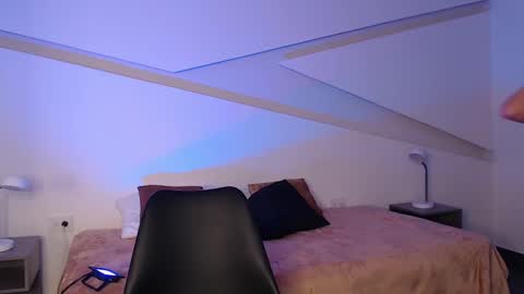 Snapshot of hot_little_bunny chatting on February 12, 2025, 11:51 pm Alana online show from February 12, 2025, 11:51 pm