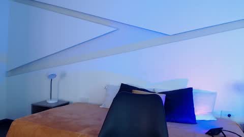 Snapshot of hot_little_bunny chatting on February 19, 2025, 9:14 pm Alana online show from February 19, 2025, 9:14 pm