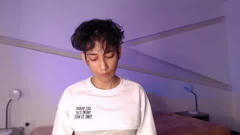 Snapshot of hot_little_bunny chatting on March 1, 2025, 12:39 am Alana online show from March 1, 2025, 12:39 am