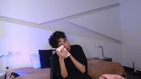 Snapshot of hot_little_bunny chatting on March 6, 2025, 8:37 pm Alana online show from March 6, 2025, 8:37 pm