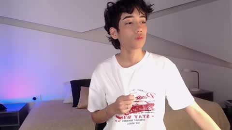 Snapshot of hot_little_bunny chatting on March 12, 2025, 12:53 am Alana online show from March 12, 2025, 12:53 am