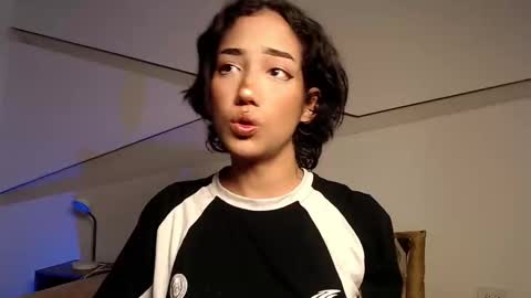 Snapshot of hot_little_bunny chatting on September 8, 2025, 9:58 pm Alana online show from September 8, 2025, 9:58 pm