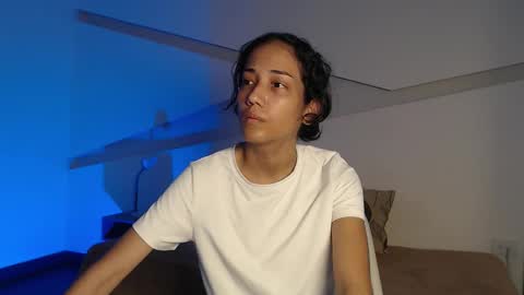 Snapshot of hot_little_bunny chatting on November 17, 2025, 8:47 pm Alana online show from November 17, 2025, 8:47 pm