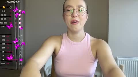 Lina online show from December 5, 2024, 8:33 am