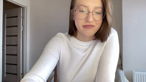 Lina online show from January 14, 2025, 1:49 pm