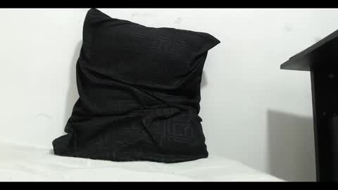 Mia online show from December 10, 2024, 11:08 pm