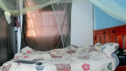 hot_moxie online show from October 2, 2025, 4:08 am