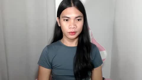 hot_pauline online show from April 4, 2026, 12:24 pm