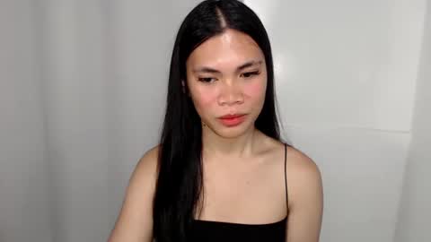 hot_pauline online show from May 11, 2026, 2:45 pm