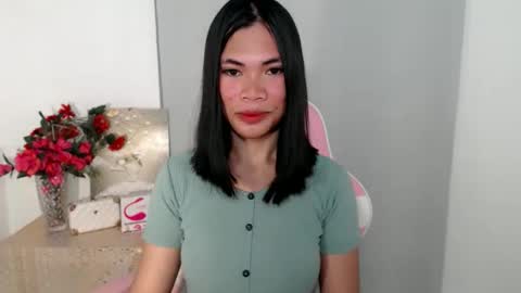 hot_pauline online show from May 17, 2026, 3:15 am
