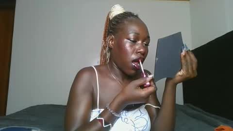 Hot petite online show from March 25, 2026, 5:46 am