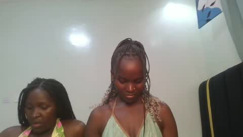 Snapshot of hot_petite12 chatting on August 3, 2026, 4:55 am Petite online show from August 3, 2026, 4:55 am