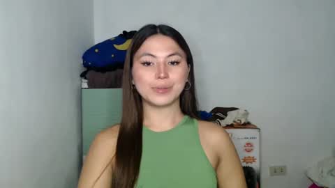 Nikki  online show from April 25, 2026, 4:04 pm
