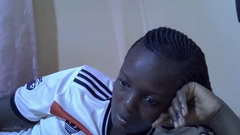 RAYLAH online show from January 19, 2026, 3:10 am