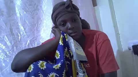 RAYLAH online show from February 6, 2026, 7:28 pm