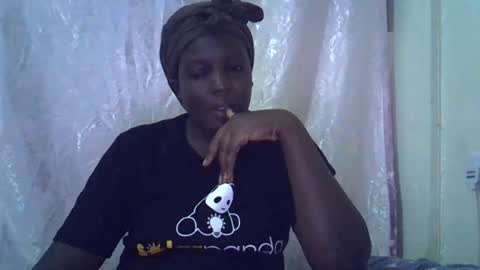 Snapshot of hot_raylah chatting on May 17, 2026, 5:31 pm RAYLAH online show from May 17, 2026, 5:31 pm