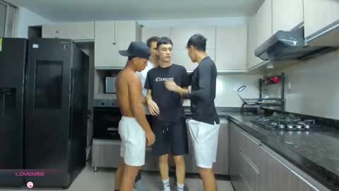 Vanesa Oliver and Andrew online show from September 30, 2025, 11:10 pm