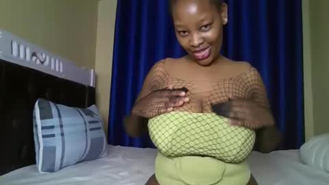 Snapshot of hot_sexxxy_bitch chatting on May 28, 2026, 2:09 am Amanda online show from May 28, 2026, 2:09 am