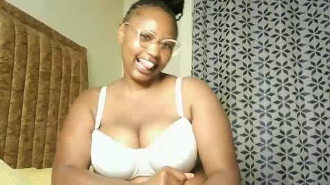 Snapshot of hot_sexxy_babe chatting on February 6, 2026, 8:01 pm Mercy online show from February 6, 2026, 8:01 pm