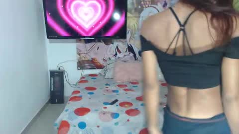hot_skiiny online show from October 19, 2025, 4:46 am