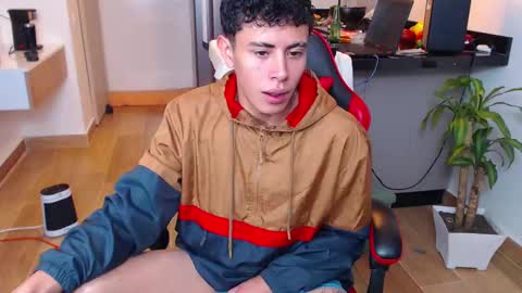 Snapshot of hot_twinks83 chatting on September 16, 2025, 3:07 am hot_twinks83 online show from September 16, 2025, 3:07 am