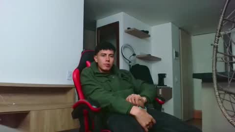 Snapshot of hot_twinks83 chatting on September 22, 2025, 11:18 pm hot_twinks83 online show from September 22, 2025, 11:18 pm