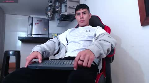 Snapshot of hot_twinks83 chatting on October 11, 2025, 3:32 pm hot_twinks83 online show from October 11, 2025, 3:32 pm