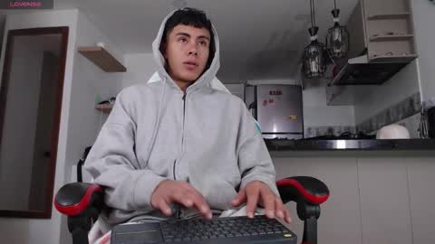 Snapshot of hot_twinks83 chatting on October 13, 2025, 12:05 pm hot_twinks83 online show from October 13, 2025, 12:05 pm