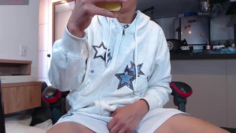 Snapshot of hot_twinks83 chatting on October 21, 2025, 12:06 pm hot_twinks83 online show from October 21, 2025, 12:06 pm