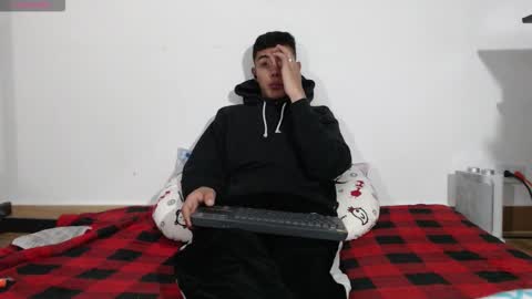 Snapshot of hot_twinks83 chatting on November 5, 2025, 9:53 am hot_twinks83 online show from November 5, 2025, 9:53 am