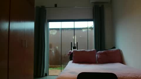 couple without tabus online show from December 16, 2025, 10:09 am