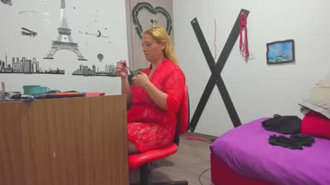 hotandfierylatinos online show from February 4, 2025, 11:16 am