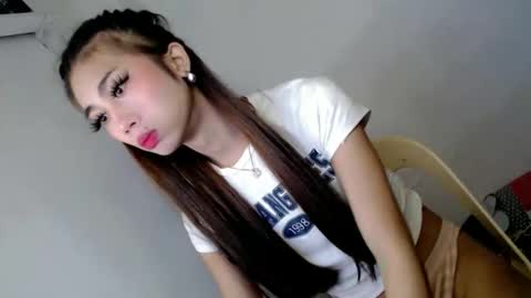 Snapshot of hotasian2345 chatting on February 8, 2026, 12:25 am hotasian2345 online show from February 8, 2026, 12:25 am