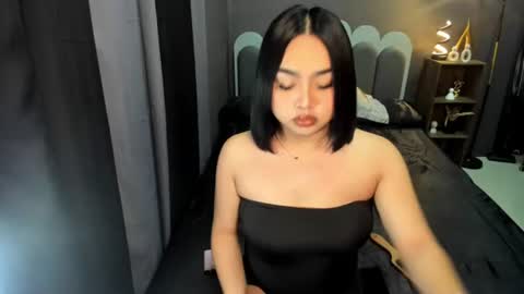 hotasian_lili online show from July 26, 2026, 4:42 am