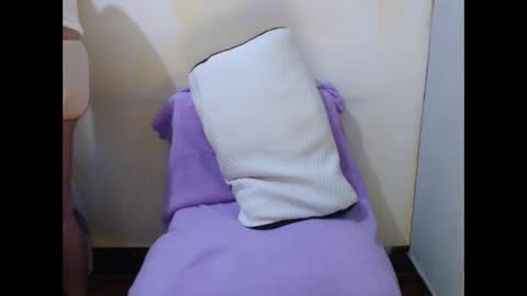 Snapshot of hotasianyue69 chatting on April 2, 2026, 3:42 pm hotasianyue69 online show from April 2, 2026, 3:42 pm