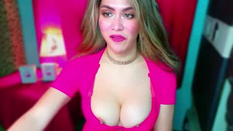 Snapshot of hotbabe_tanya chatting on August 2, 2026, 2:43 am T A N Y A online show from August 2, 2026, 2:43 am