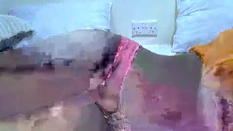 hotberry_7 online show from April 15, 2026, 12:28 am