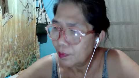hotbetty_45 online show from April 12, 2026, 2:49 am