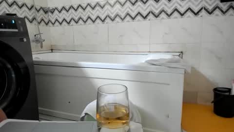 hotboyvicky online show from April 12, 2026, 12:43 pm