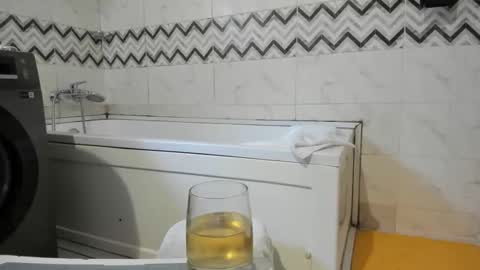 hotboyvicky online show from April 19, 2026, 12:48 pm