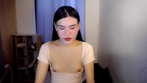 Snapshot of hotbunnyrainx chatting on November 13, 2025, 6:34 am rain online show from November 13, 2025, 6:34 am