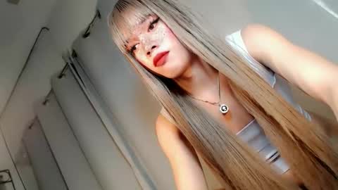 hotchescacummer online show from December 19, 2025, 7:10 pm