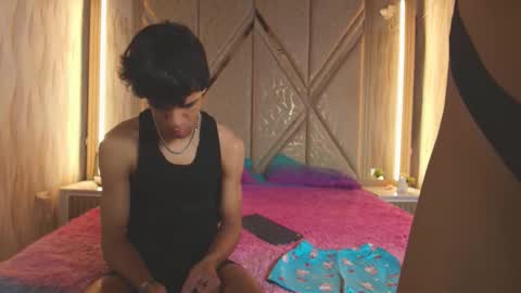 Snapshot of hotcouple_222 chatting on March 5, 2026, 7:26 am hotcouple_222 online show from March 5, 2026, 7:26 am