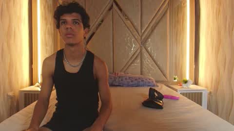 Snapshot of hotcouple_222 chatting on March 20, 2026, 7:46 am hotcouple_222 online show from March 20, 2026, 7:46 am